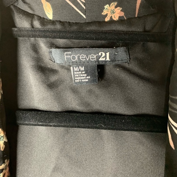 Forever 21 floral 3/4 sleeve blazer/coverup Medium - Picture 3 of 4